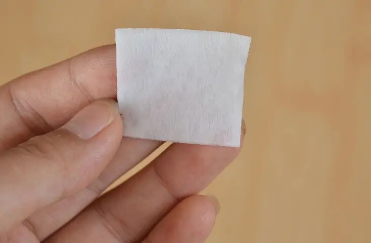 酒精棉片和酒精濕巾的區(qū)別？哪個(gè)更好用呢？