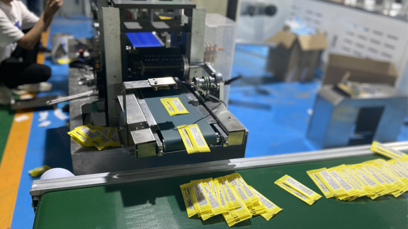 廣東廣州增項(xiàng)單片背封濕巾機(jī)