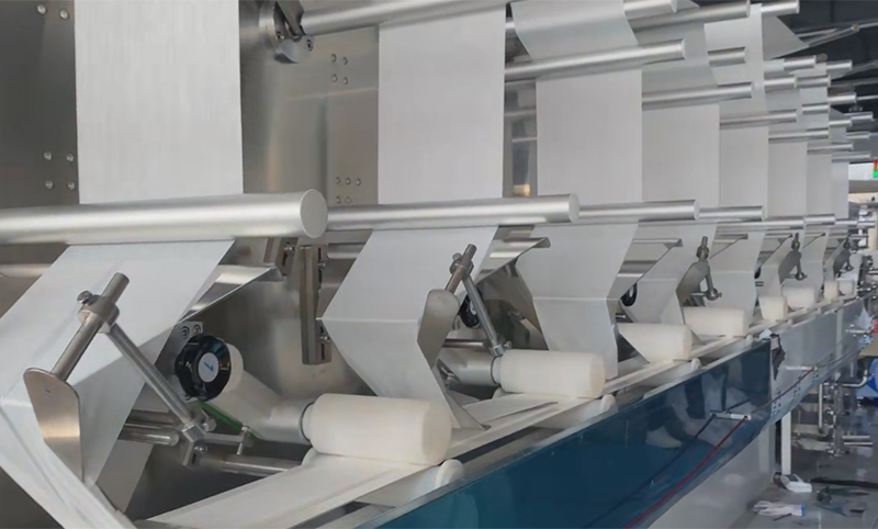 雙小卷8道濕巾機(jī)設(shè)備